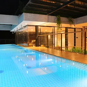 **** Otel Lakewood Sri Lanka